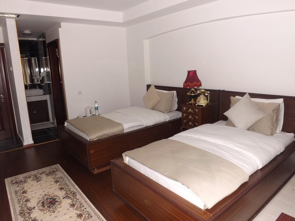 The Gala Palace Suits Kars Room photo